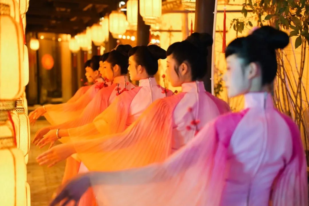 《知音花月夜》上线首月告捷，春意满园热度不减，多方赞誉佳绩频传